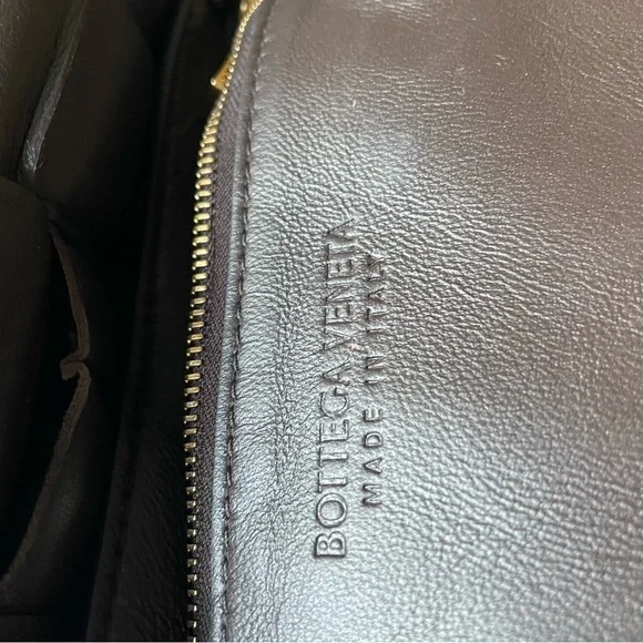 HOST PICK⭐️BOTTEGA VENETA CHAIN CASSETTE BAG -Padded lambskin leather-DARK BROWN - Picture 9 of 16